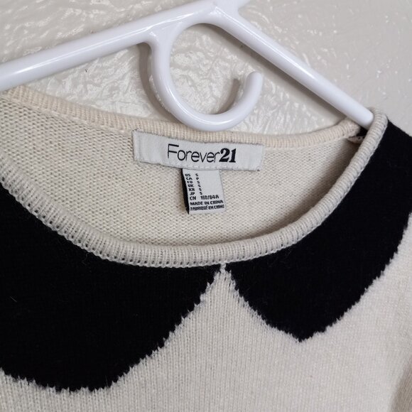 Forever 21 Cream and Black Knit Sweater Size S - Picture 8 of 8